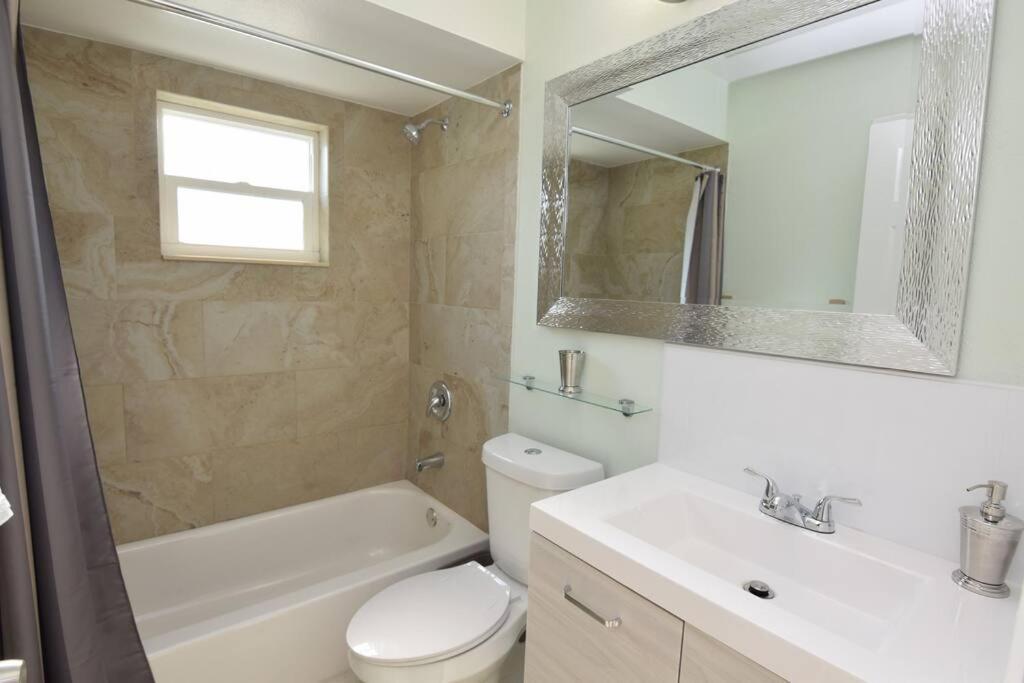 New England 3Bd 2Bt Home Heated Pool Close To Siesta Sarasota Exterior photo